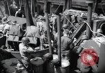 Immagine di Noi 1 soldati di fanteria a bordo delle navi ancorate in Inghilterra prima di D-Day Weymouth Inghilterra, 1944, secondo 16 filmato di repertorio 65675046308