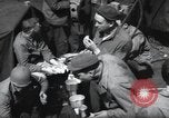 Immagine di Noi 1 soldati di fanteria a bordo delle navi ancorate in Inghilterra prima di D-Day Weymouth Inghilterra, 1944, secondo 28 filmato di repertorio 65675046308
