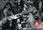 Immagine di Noi 1 soldati di fanteria a bordo delle navi ancorate in Inghilterra prima di D-Day Weymouth Inghilterra, 1944, secondo 29 filmato di repertorio 65675046308