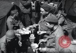 Immagine di Noi 1 soldati di fanteria a bordo delle navi ancorate in Inghilterra prima di D-Day Weymouth Inghilterra, 1944, secondo 31 filmato di repertorio 65675046308