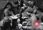 Immagine di Noi 1 soldati di fanteria a bordo delle navi ancorate in Inghilterra prima di D-Day Weymouth Inghilterra, 1944, secondo 32 filmato di repertorio 65675046308