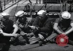Immagine di Stati Uniti Costa display guardie fancy parrucchieri prima di D-Day Weymouth Inghilterra, 1944, secondo 10 filmato di repertorio 65675046309