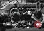 Immagine di Stati Uniti Costa display guardie fancy parrucchieri prima di D-Day Weymouth Inghilterra, 1944, secondo 35 filmato di repertorio 65675046309