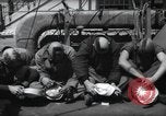 Immagine di Stati Uniti Costa display guardie fancy parrucchieri prima di D-Day Weymouth Inghilterra, 1944, secondo 36 filmato di repertorio 65675046309