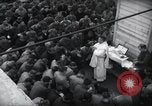 Standbild Der Militärkaplan (katholischen) führt die hl Messe während Zweiten Weltkrieg Weymouth England, 1944, aus Sekunde 42 historischem Filmmaterial Videoclip 65675046311
