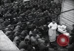 Standbild Der Militärkaplan (katholischen) führt die hl Messe während Zweiten Weltkrieg Weymouth England, 1944, aus Sekunde 45 historischem Filmmaterial Videoclip 65675046311