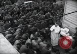 Standbild Der Militärkaplan (katholischen) führt die hl Messe während Zweiten Weltkrieg Weymouth England, 1944, aus Sekunde 46 historischem Filmmaterial Videoclip 65675046311