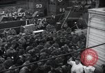Standbild Der Militärkaplan (katholischen) führt die hl Messe während Zweiten Weltkrieg Weymouth England, 1944, aus Sekunde 57 historischem Filmmaterial Videoclip 65675046311