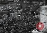 Standbild Der Militärkaplan (katholischen) führt die hl Messe während Zweiten Weltkrieg Weymouth England, 1944, aus Sekunde 59 historischem Filmmaterial Videoclip 65675046311