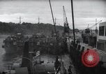 Image US Péniches de débarquement quittent l'Angleterre pour invasion du Jour J en France dans le monde Weymouth en Angleterre, 1944, de la seconde 14 séquences d'archives historiques vidéo 65675046312