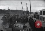 Image US Péniches de débarquement quittent l'Angleterre pour invasion du Jour J en France dans le monde Weymouth en Angleterre, 1944, de la seconde 16 séquences d'archives historiques vidéo 65675046312