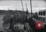 Image US Péniches de débarquement quittent l'Angleterre pour invasion du Jour J en France dans le monde Weymouth en Angleterre, 1944, de la seconde 19 séquences d'archives historiques vidéo 65675046312