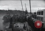 Image US Péniches de débarquement quittent l'Angleterre pour invasion du Jour J en France dans le monde Weymouth en Angleterre, 1944, de la seconde 20 séquences d'archives historiques vidéo 65675046312