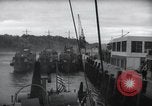Image US Péniches de débarquement quittent l'Angleterre pour invasion du Jour J en France dans le monde Weymouth en Angleterre, 1944, de la seconde 25 séquences d'archives historiques vidéo 65675046312