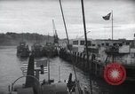 Image US Péniches de débarquement quittent l'Angleterre pour invasion du Jour J en France dans le monde Weymouth en Angleterre, 1944, de la seconde 45 séquences d'archives historiques vidéo 65675046312