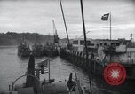 Image US Péniches de débarquement quittent l'Angleterre pour invasion du Jour J en France dans le monde Weymouth en Angleterre, 1944, de la seconde 46 séquences d'archives historiques vidéo 65675046312
