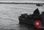 Image US Péniches de débarquement quittent l'Angleterre pour invasion du Jour J en France dans le monde Weymouth en Angleterre, 1944, de la seconde 53 séquences d'archives historiques vidéo 65675046312