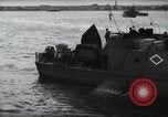 Image US Péniches de débarquement quittent l'Angleterre pour invasion du Jour J en France dans le monde Weymouth en Angleterre, 1944, de la seconde 57 séquences d'archives historiques vidéo 65675046312