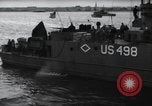 Image US Péniches de débarquement quittent l'Angleterre pour invasion du Jour J en France dans le monde Weymouth en Angleterre, 1944, de la seconde 62 séquences d'archives historiques vidéo 65675046312