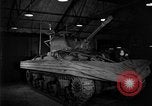 Image Char Sherman entraînement recto verso Birmingham Angleterre, 1943, de la seconde 57 séquences d'archives historiques vidéo 65675046313