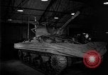 Image Char Sherman entraînement recto verso Birmingham Angleterre, 1943, de la seconde 62 séquences d'archives historiques vidéo 65675046313