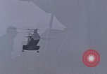 Standbild F-4 Phantom II bewaffnet und CH-46 Helikopter geladen während der Schlacht Vietnam, 1967, aus Sekunde 25 historischem Filmmaterial Videoclip 65675046345