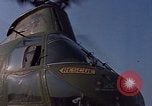 Standbild F-4 Phantom II bewaffnet und CH-46 Helikopter geladen während der Schlacht Vietnam, 1967, aus Sekunde 33 historischem Filmmaterial Videoclip 65675046345
