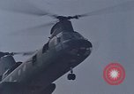 Standbild F-4 Phantom II bewaffnet und CH-46 Helikopter geladen während der Schlacht Vietnam, 1967, aus Sekunde 38 historischem Filmmaterial Videoclip 65675046345