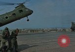 Standbild F-4 Phantom II bewaffnet und CH-46 Helikopter geladen während der Schlacht Vietnam, 1967, aus Sekunde 44 historischem Filmmaterial Videoclip 65675046345