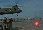 Standbild F-4 Phantom II bewaffnet und CH-46 Helikopter geladen während der Schlacht Vietnam, 1967, aus Sekunde 46 historischem Filmmaterial Videoclip 65675046345