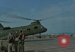 Standbild F-4 Phantom II bewaffnet und CH-46 Helikopter geladen während der Schlacht Vietnam, 1967, aus Sekunde 51 historischem Filmmaterial Videoclip 65675046345