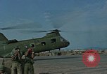 Standbild F-4 Phantom II bewaffnet und CH-46 Helikopter geladen während der Schlacht Vietnam, 1967, aus Sekunde 52 historischem Filmmaterial Videoclip 65675046345
