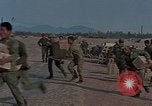 Standbild F-4 Phantom II bewaffnet und CH-46 Helikopter geladen während der Schlacht Vietnam, 1967, aus Sekunde 56 historischem Filmmaterial Videoclip 65675046345
