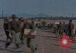 Standbild F-4 Phantom II bewaffnet und CH-46 Helikopter geladen während der Schlacht Vietnam, 1967, aus Sekunde 57 historischem Filmmaterial Videoclip 65675046345