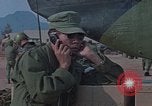 Standbild F-4 Phantom II bewaffnet und CH-46 Helikopter geladen während der Schlacht Vietnam, 1967, aus Sekunde 59 historischem Filmmaterial Videoclip 65675046345