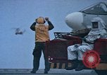 Standbild nukleare Waffe Lieferung United States USA, 1975, aus Sekunde 1 historischem Filmmaterial Videoclip 65675046348