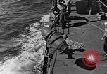 Immagine di Il rifornimento in mare United States USA, 1948, secondo 48 filmato di repertorio 65675046359