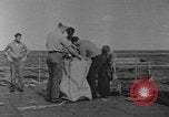 Standbild Auffüllen auf See United States USA, 1948, aus Sekunde 59 historischem Filmmaterial Videoclip 65675046361