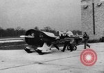 Standbild tödlichen Absturz der Gee Bee Z Super Sportster Flugzeug Detroit Michigan USA, 1931, aus Sekunde 17 historischem Filmmaterial Videoclip 65675046366