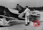Standbild tödlichen Absturz der Gee Bee Z Super Sportster Flugzeug Detroit Michigan USA, 1931, aus Sekunde 48 historischem Filmmaterial Videoclip 65675046366