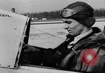 Standbild tödlichen Absturz der Gee Bee Z Super Sportster Flugzeug Detroit Michigan USA, 1931, aus Sekunde 58 historischem Filmmaterial Videoclip 65675046366