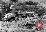 Immagine di Armi a mano United States USA, 1943, secondo 8 filmato di repertorio 65675046390