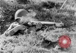 Immagine di Armi a mano United States USA, 1943, secondo 10 filmato di repertorio 65675046390