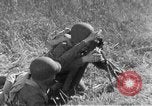 Immagine di Armi a mano United States USA, 1943, secondo 27 filmato di repertorio 65675046390