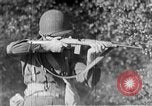 Immagine di Armi a mano United States USA, 1943, secondo 34 filmato di repertorio 65675046390