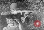 Immagine di Armi a mano United States USA, 1943, secondo 36 filmato di repertorio 65675046390