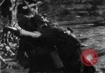 Immagine di Armi a mano United States USA, 1943, secondo 30 filmato di repertorio 65675046392