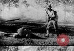 Immagine di Armi a mano United States USA, 1943, secondo 40 filmato di repertorio 65675046392