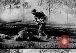 Immagine di Armi a mano United States USA, 1943, secondo 41 filmato di repertorio 65675046392