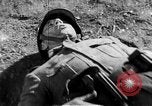 Immagine di Armi a mano United States USA, 1943, secondo 46 filmato di repertorio 65675046392